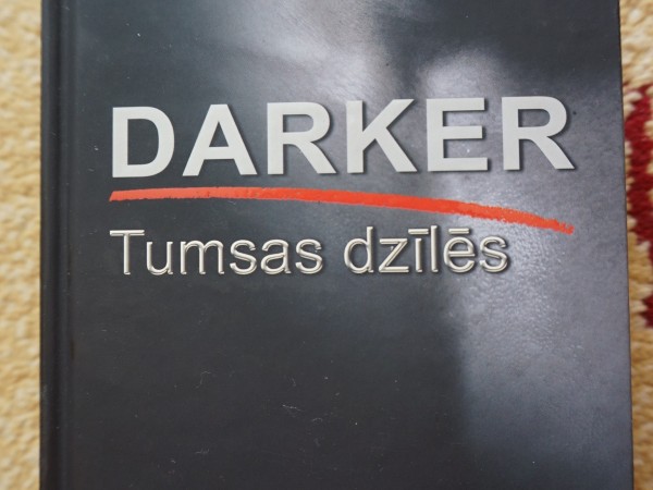 Tumsas dzīlēs