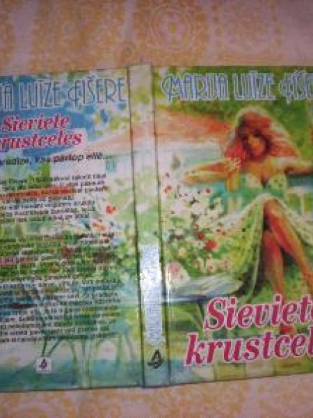 Sieviete krustcelēs