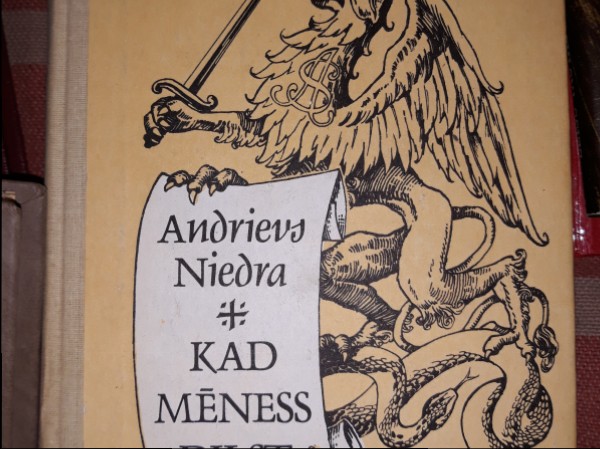 Kad mēness dilst