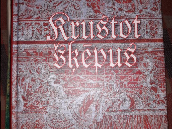 Krustot šķēpus