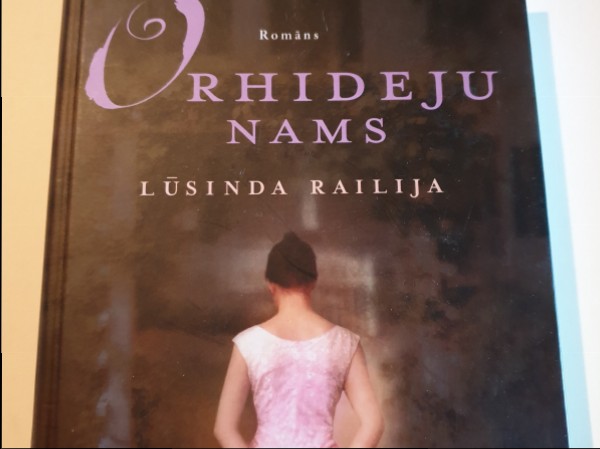Orhideju nams