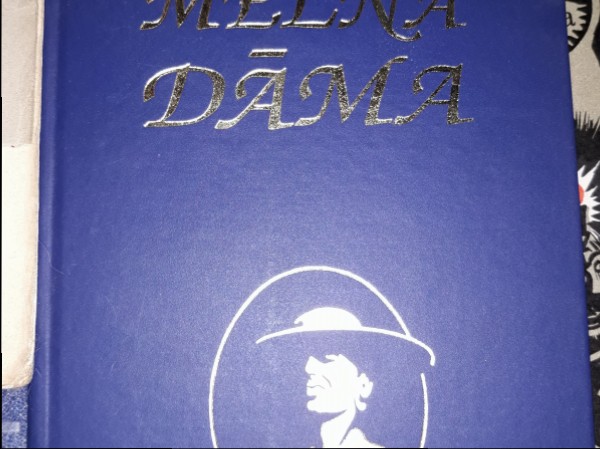 Melnā dāma