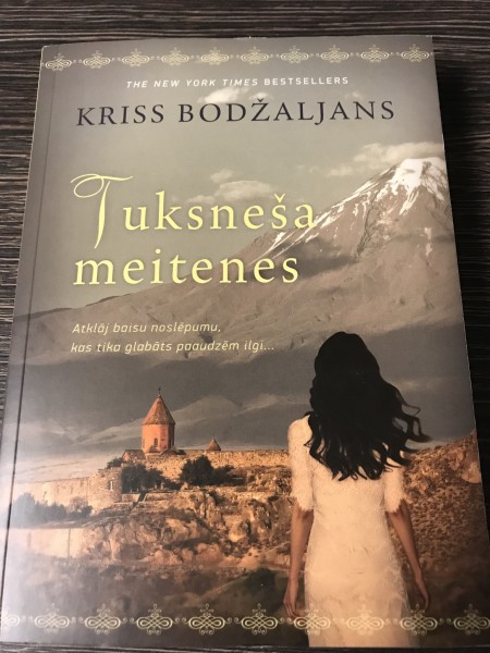 Tuksneša meitenes
