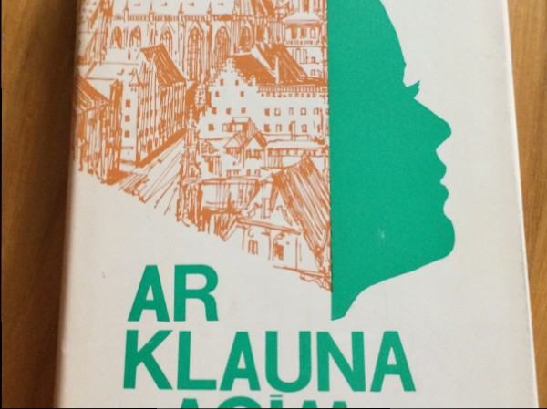 Ar klauna acīm