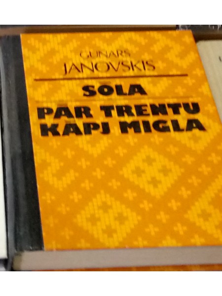 Sola Pār trentu kāpj migla