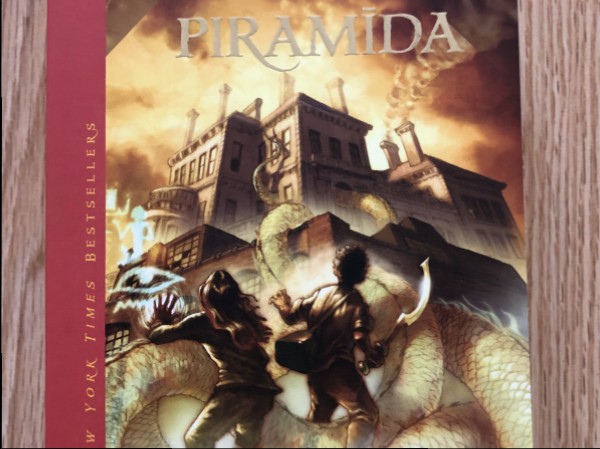 Sarkanā piramīda