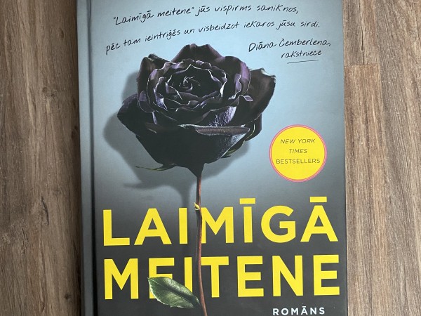 Laimīgā meitene