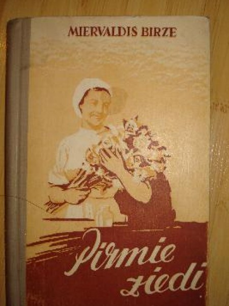 Pirmie ziedi