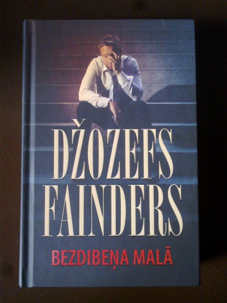 Bezdibeņa malā