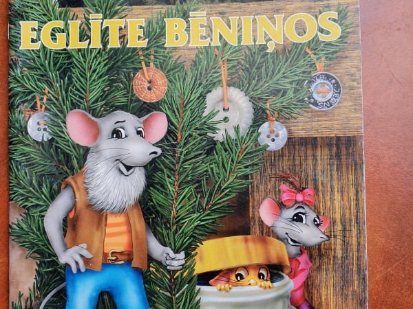 Eglīte bēniņos