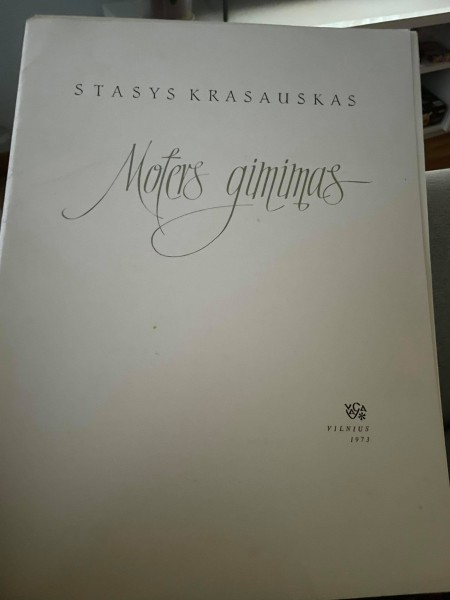 Moters gimimas