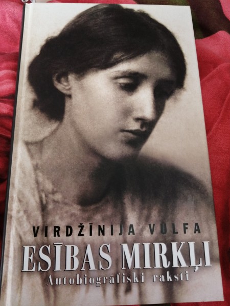 Esības mirkļi