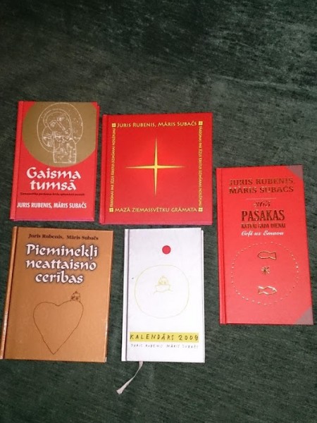 gaisma tumsā