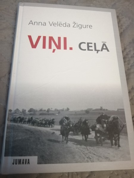 Viņi. Ceļā