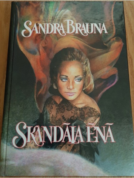 Skandāla ēnā