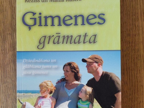 Ģimenes grāmata