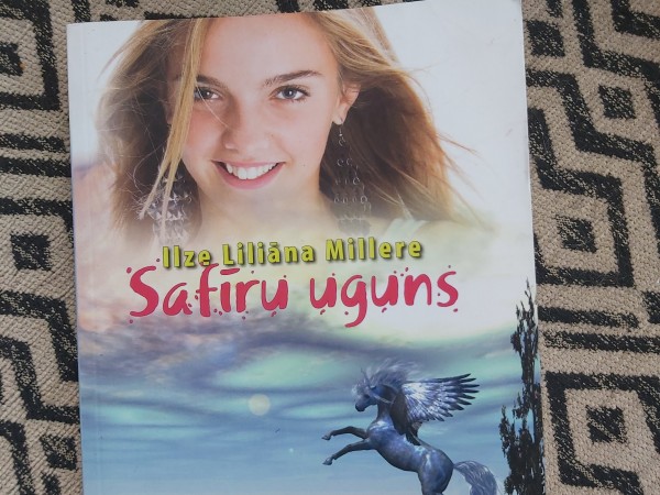 Safīru uguns