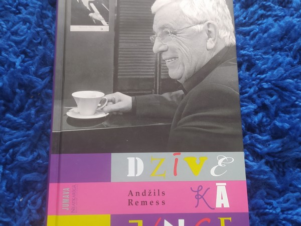 Dzīve kā ziņģe