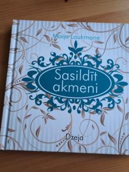 Sasildīt akmeni