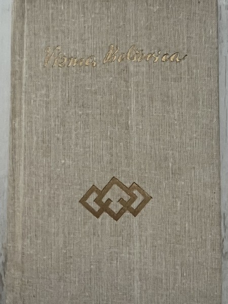Baltās paslēpes