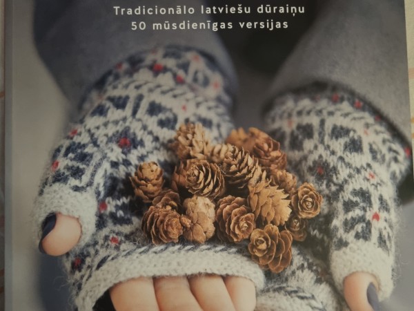 Adīsim latviski