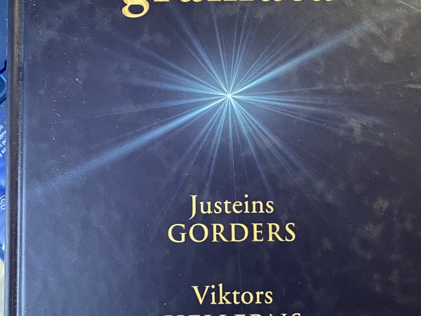 Reliģiju grāmata