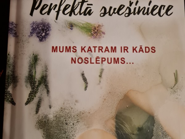 Perfektā svešiniece