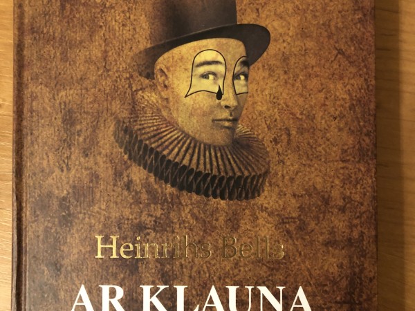 Ar klauna acīm