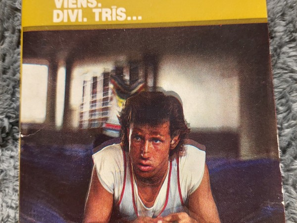 Viens, divi,tris...