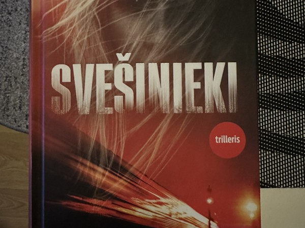 Svešinieki