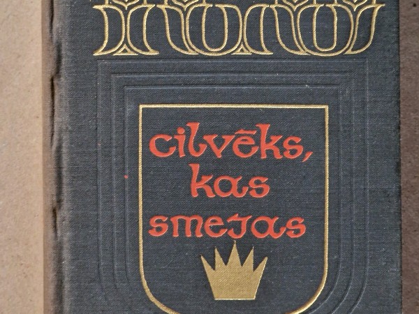 Cilvēks kas smejas