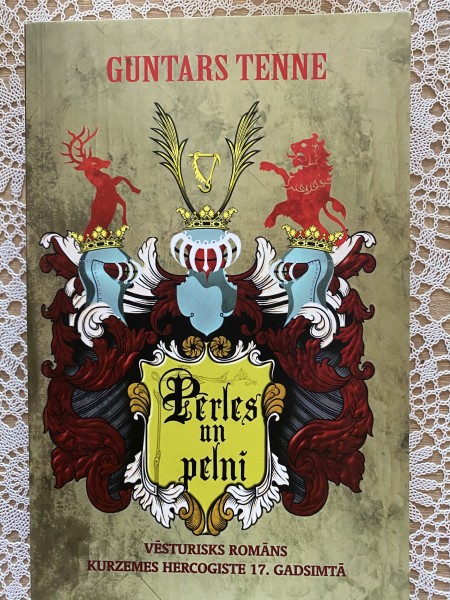 Pērles un pelni