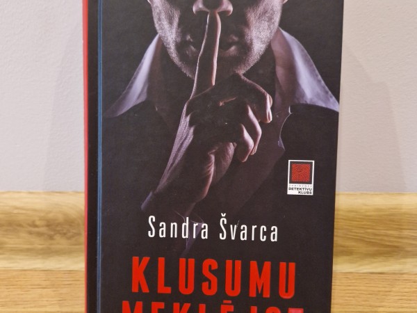 Klusumu meklējot