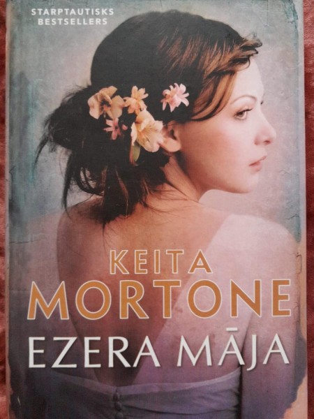Ezera māja