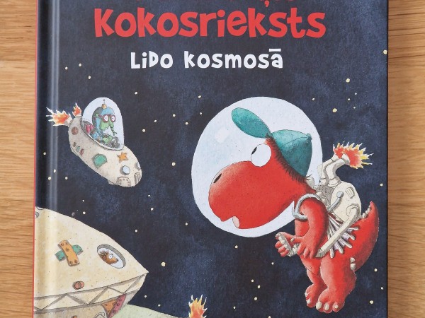 Mazais pūķis Kokosrieksts lido kosmosā