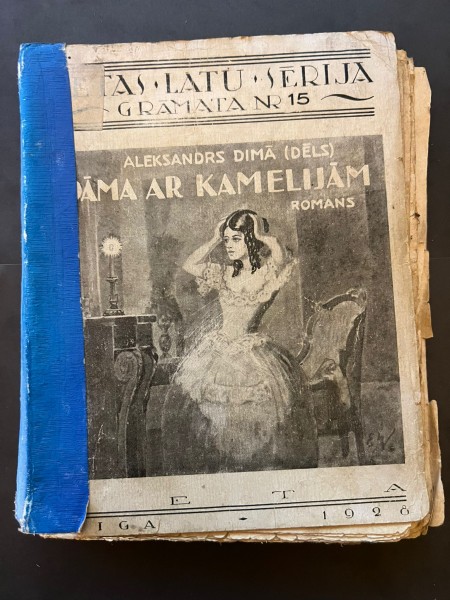 Dāma ar kamelijām