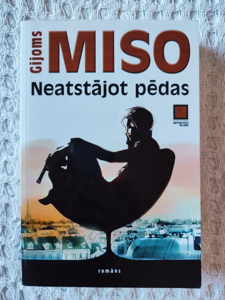 Neatstājot Pēdas