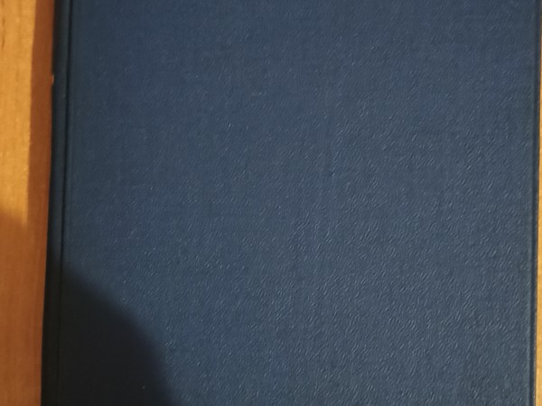 Divi tēlojumi