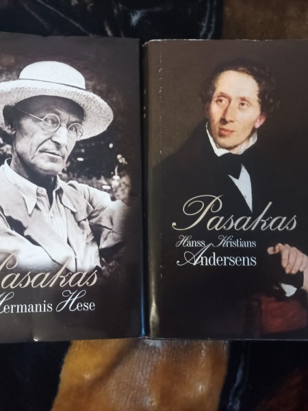 Pasaku grāmatas