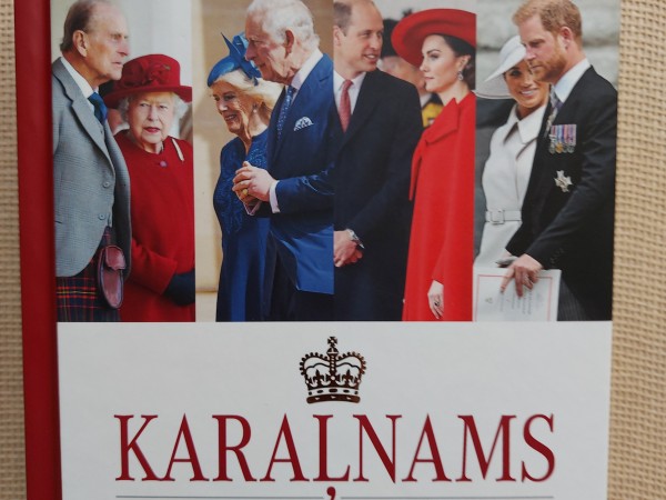 Karaļnams