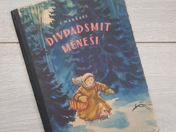 Divpadsmit mēneši