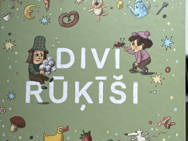 Divi rūķīši