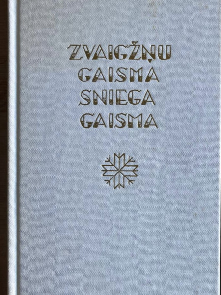 Zvaigžņu gaisma sniega gaisma