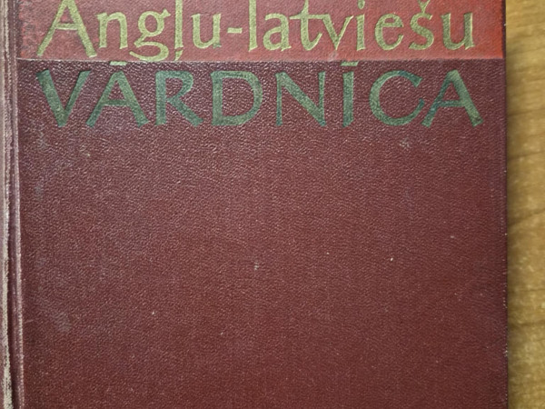 Angļu latviešu