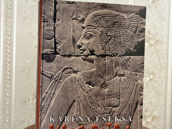 Kārena Eseksa - Kleopatra