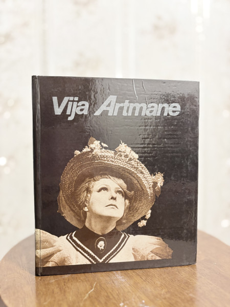 Aina Vecsīle - Vija Artmane