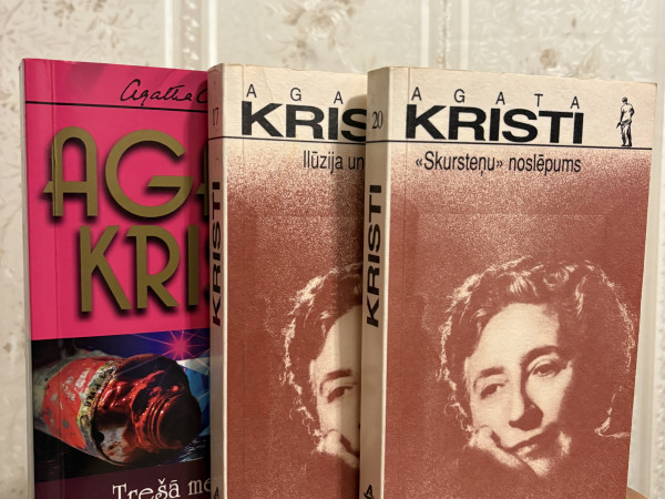 Agata Kristi - Dažādas grāmatas